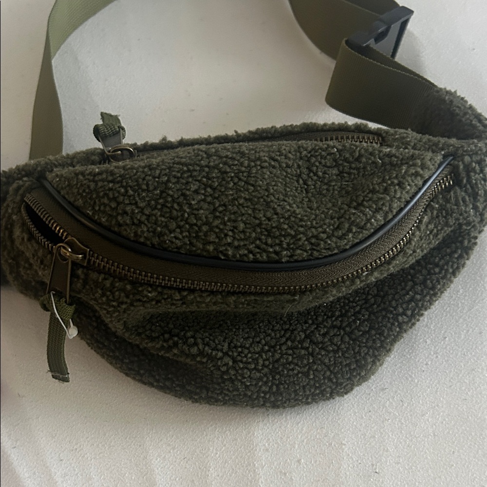 Sherpa belt bag